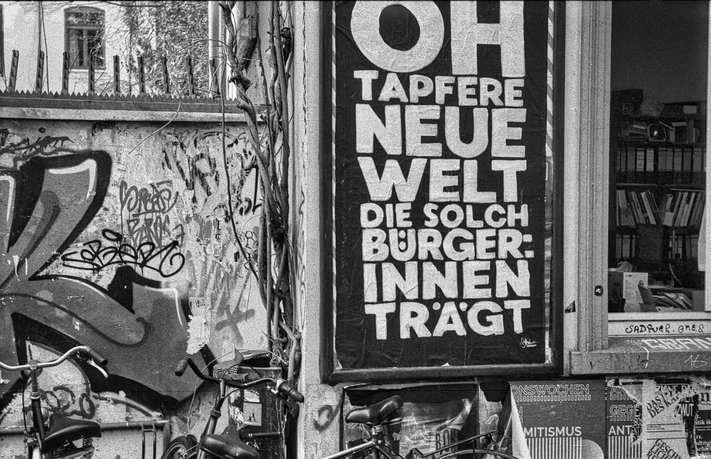 Im Viertel 2 Leica IIIf Analog