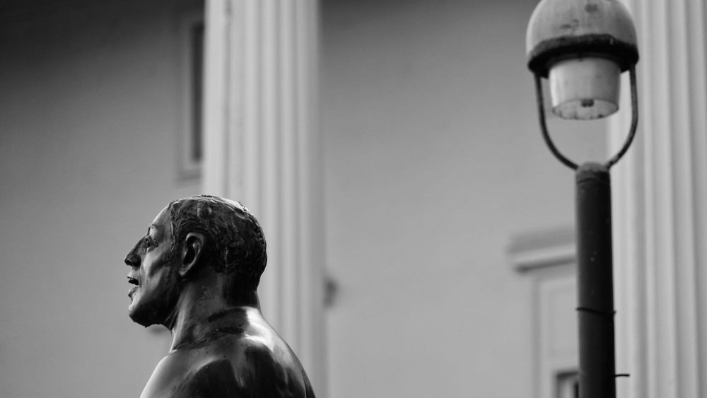 Vangis, Mann mit Maske, Goetheplatz