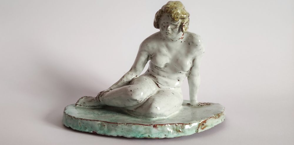 Plastik. Sitzende junge Frau. Ausstellung Lüneburg 1939. Hanna Ahrens